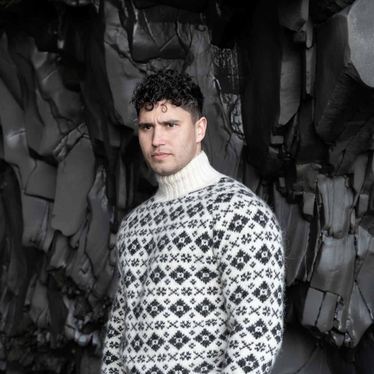 wool-turtleneck-sweater-iceland1500x1500-74_3.jpeg