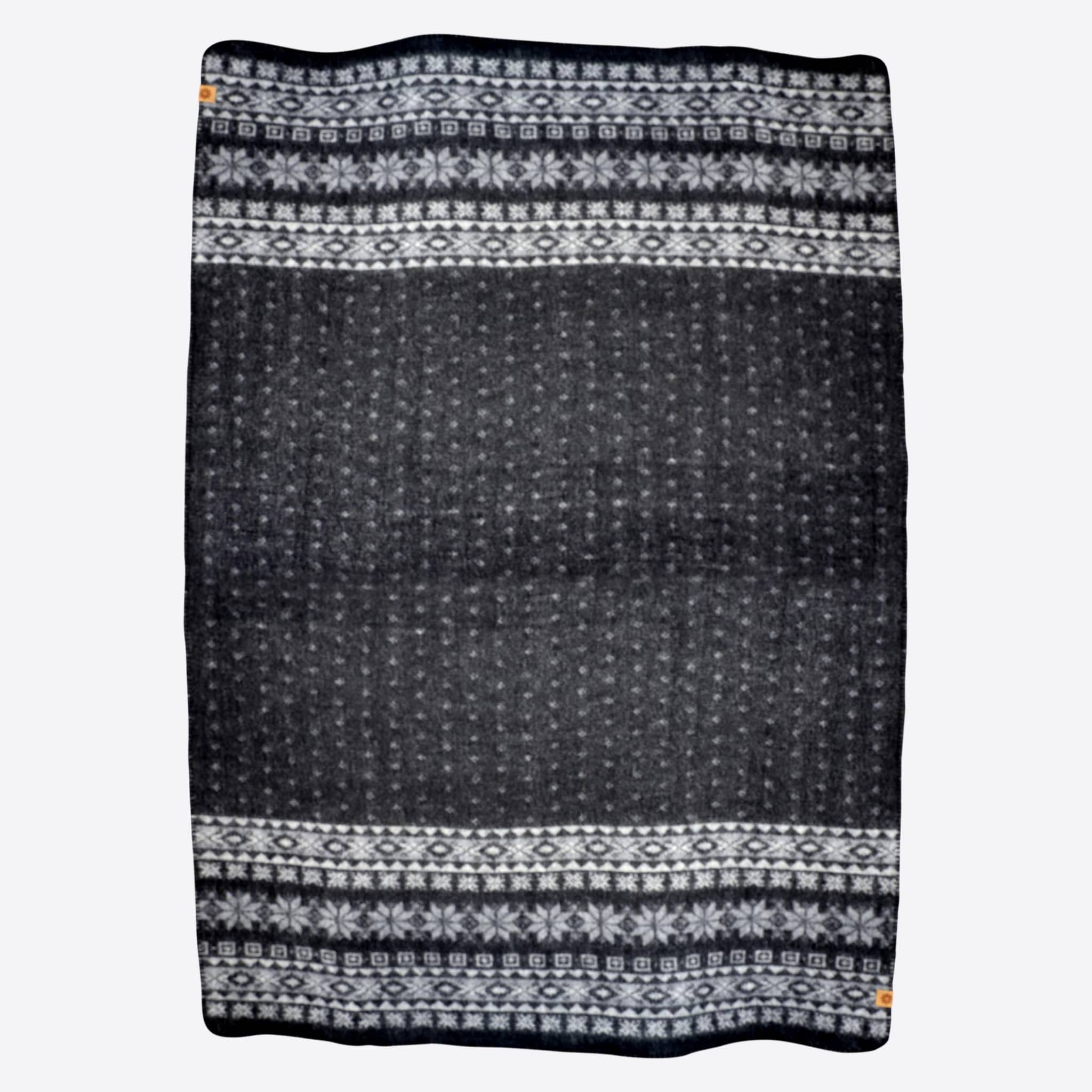 Frostrós Scandinavian design wool blanket 